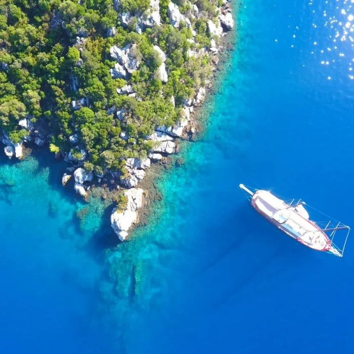Top 5 Yacht Charter Destinations for Sunseekers