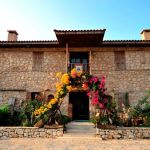 Historic Guesthouses: Authentic Retreats